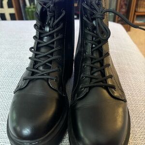 Black military boots size 9